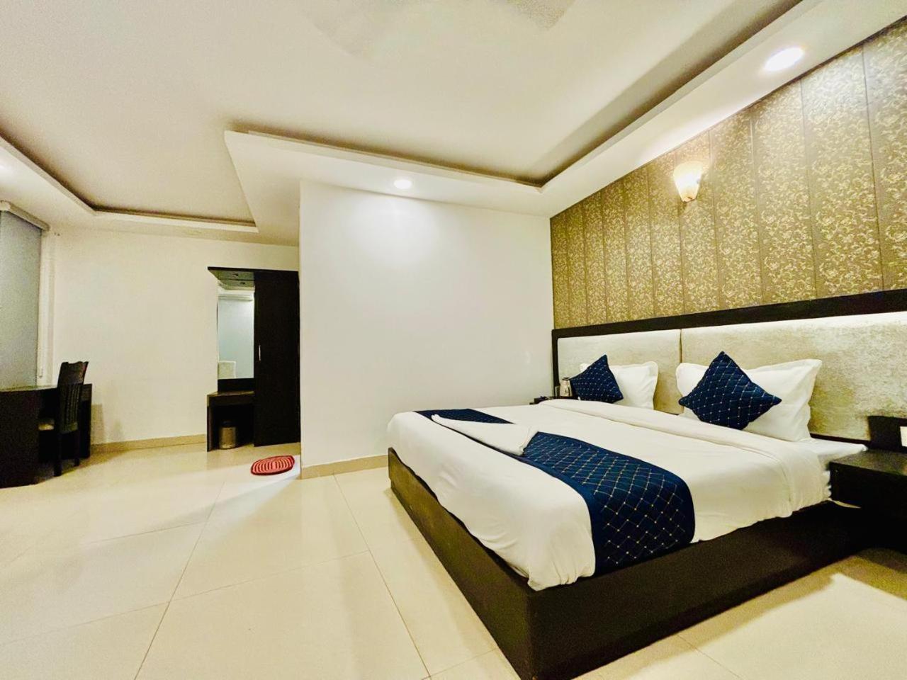 The Bellwood Suites Near Igi Airport นิวเดลี ภายนอก รูปภาพ